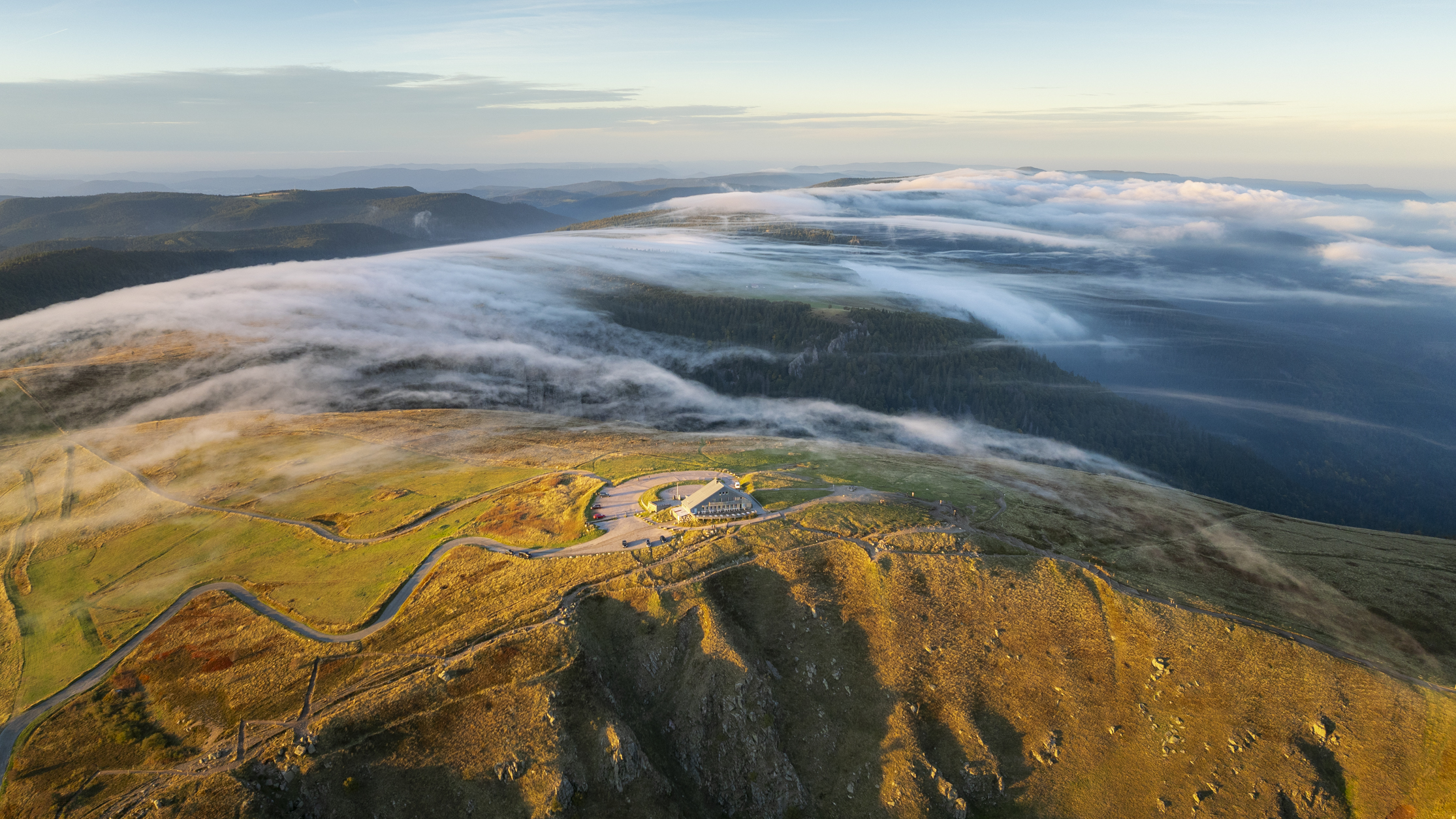 photo en drone du hohneck dans les vosges